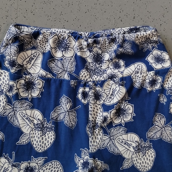 •LuLaRoe Strawberry Leaf Fruity Floral Women's Yoga Pants Leggings blue & White - Picture 6 of 11